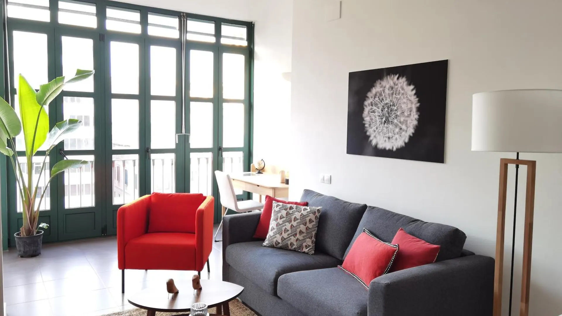 M&E Agency Apartments Valencia 277 By Marta And Emanuele Barcelona Spanje